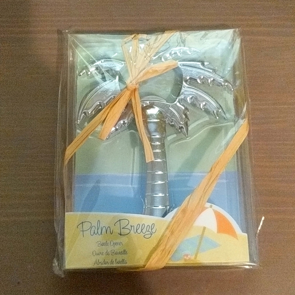 Palm Tree shaped bottle opener NWT